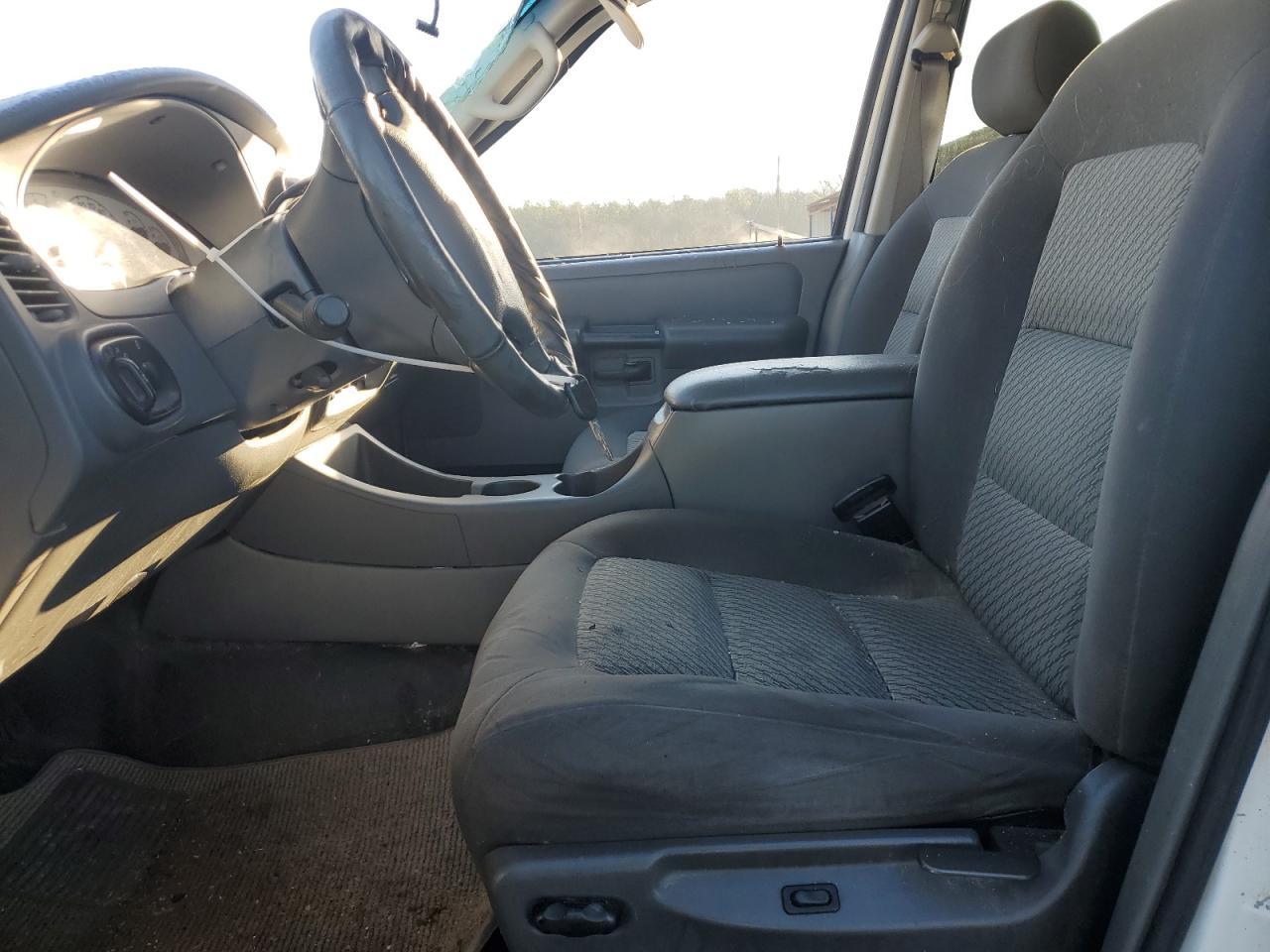 2004 Ford Explorer Sport Trac - Фото 7