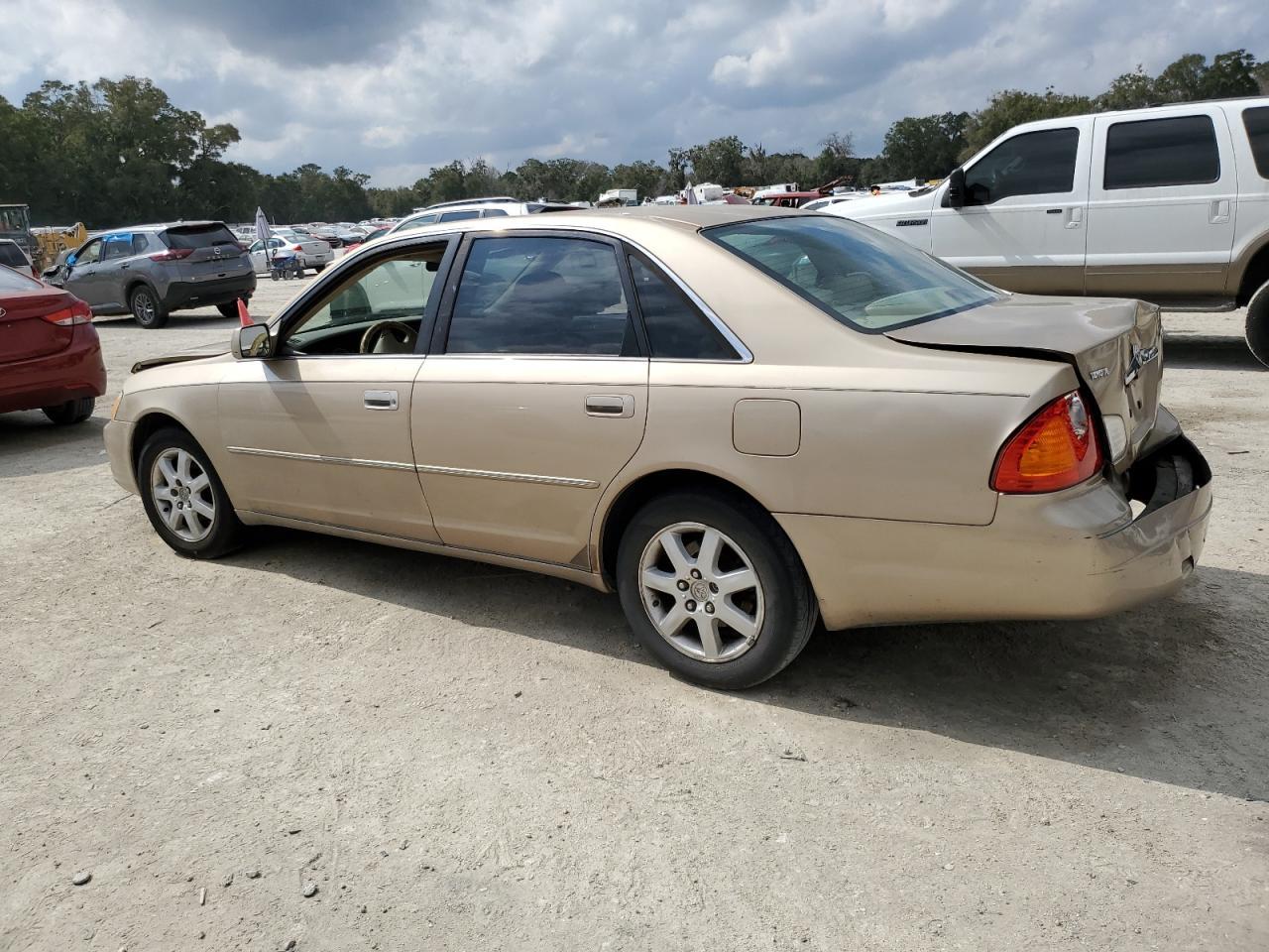 2001 Toyota Avalon Xls - Image 2