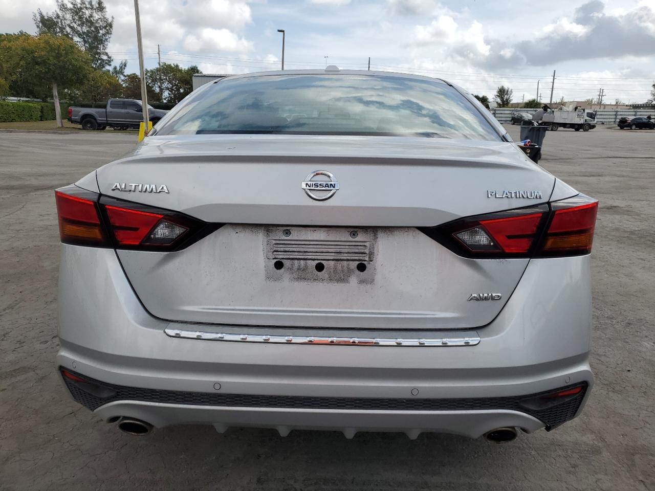 2022 Nissan Altima Platinum - Image 6