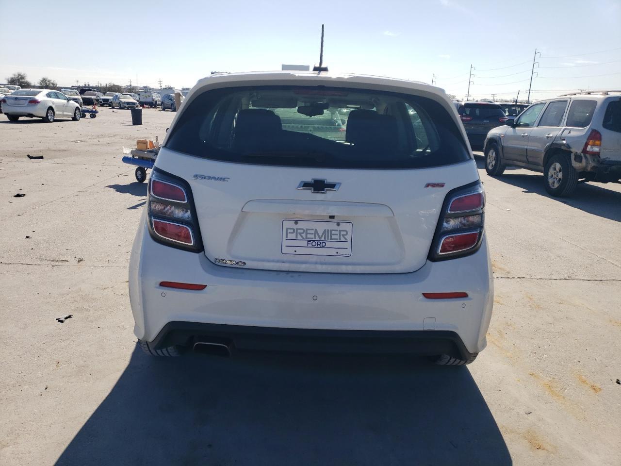 2020 Chevrolet Sonic Lt - Image 6