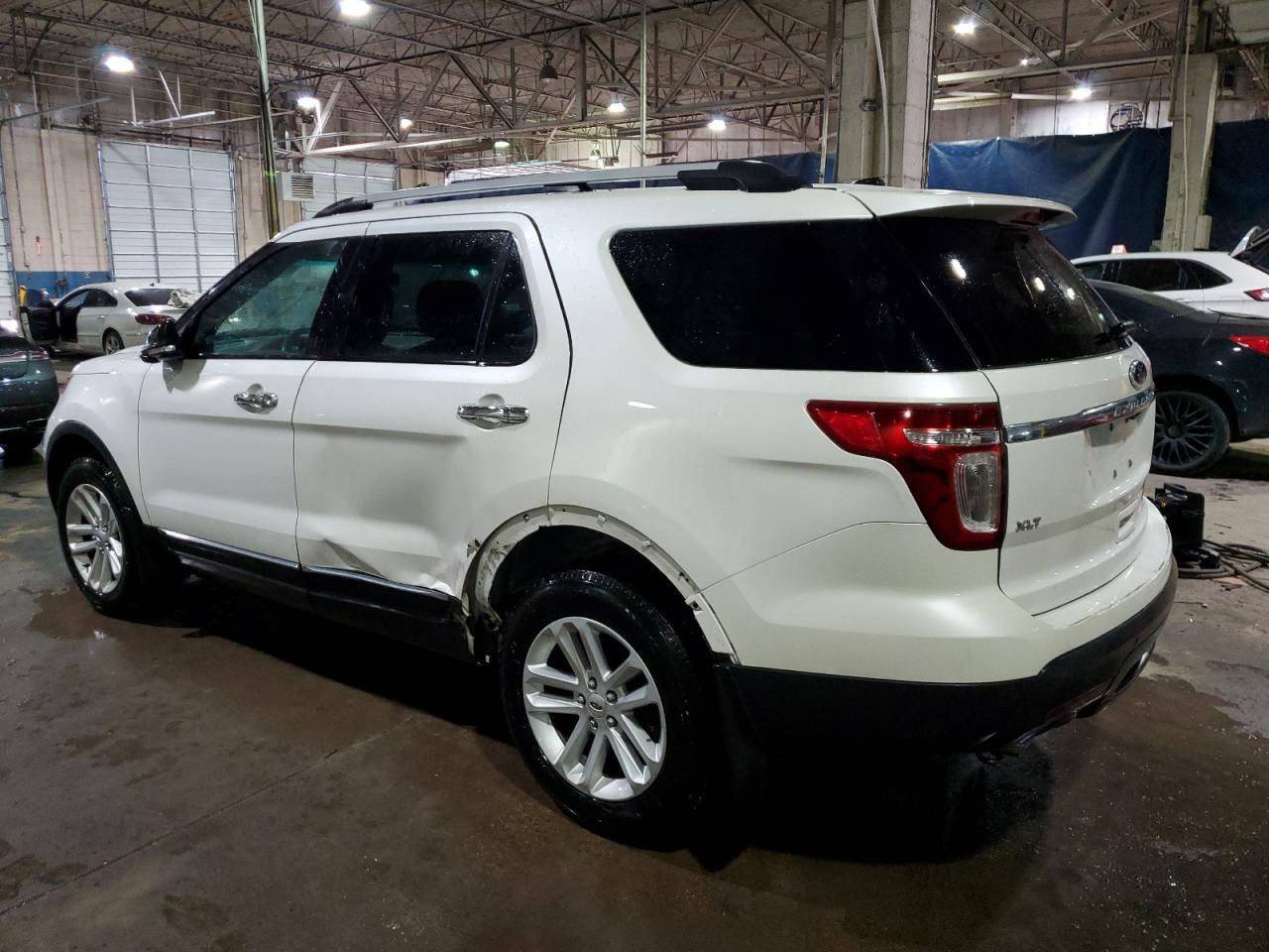 2014 Ford Explorer Xlt - Фото 2