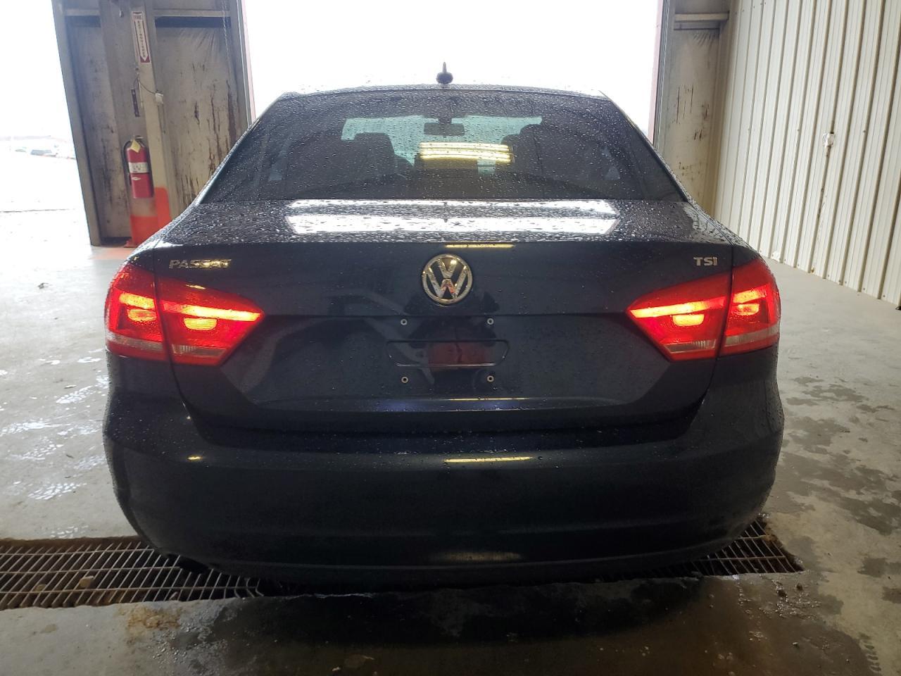 2015 Volkswagen Passat S - Фото 6