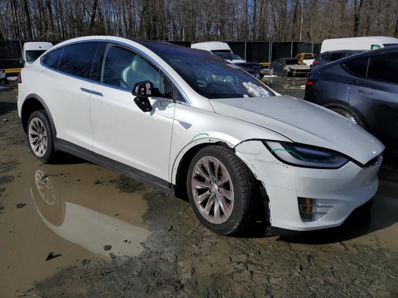 2016 Tesla Model X - Фото 4