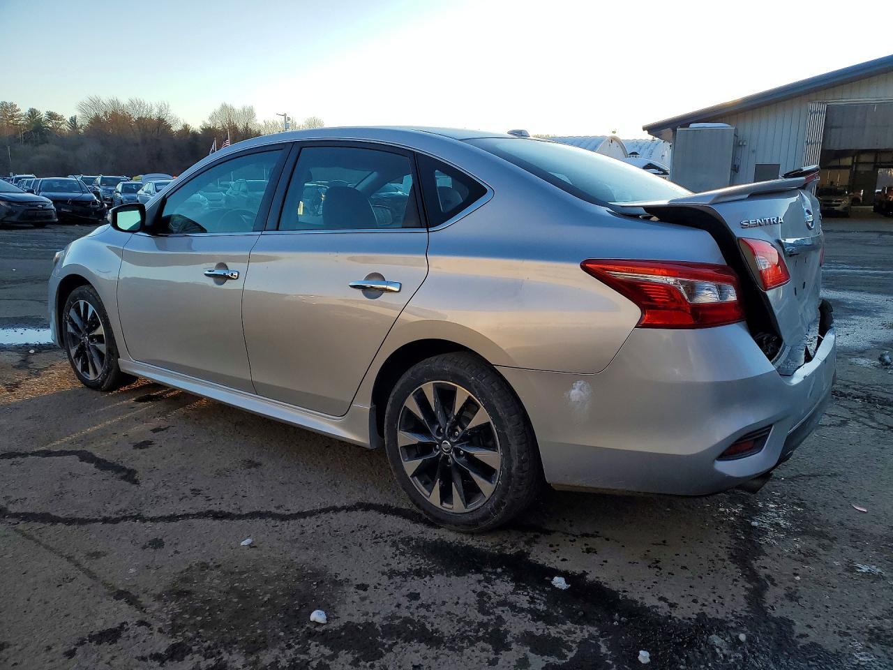 2017 Nissan Sentra Sr Turbo - Фото 2