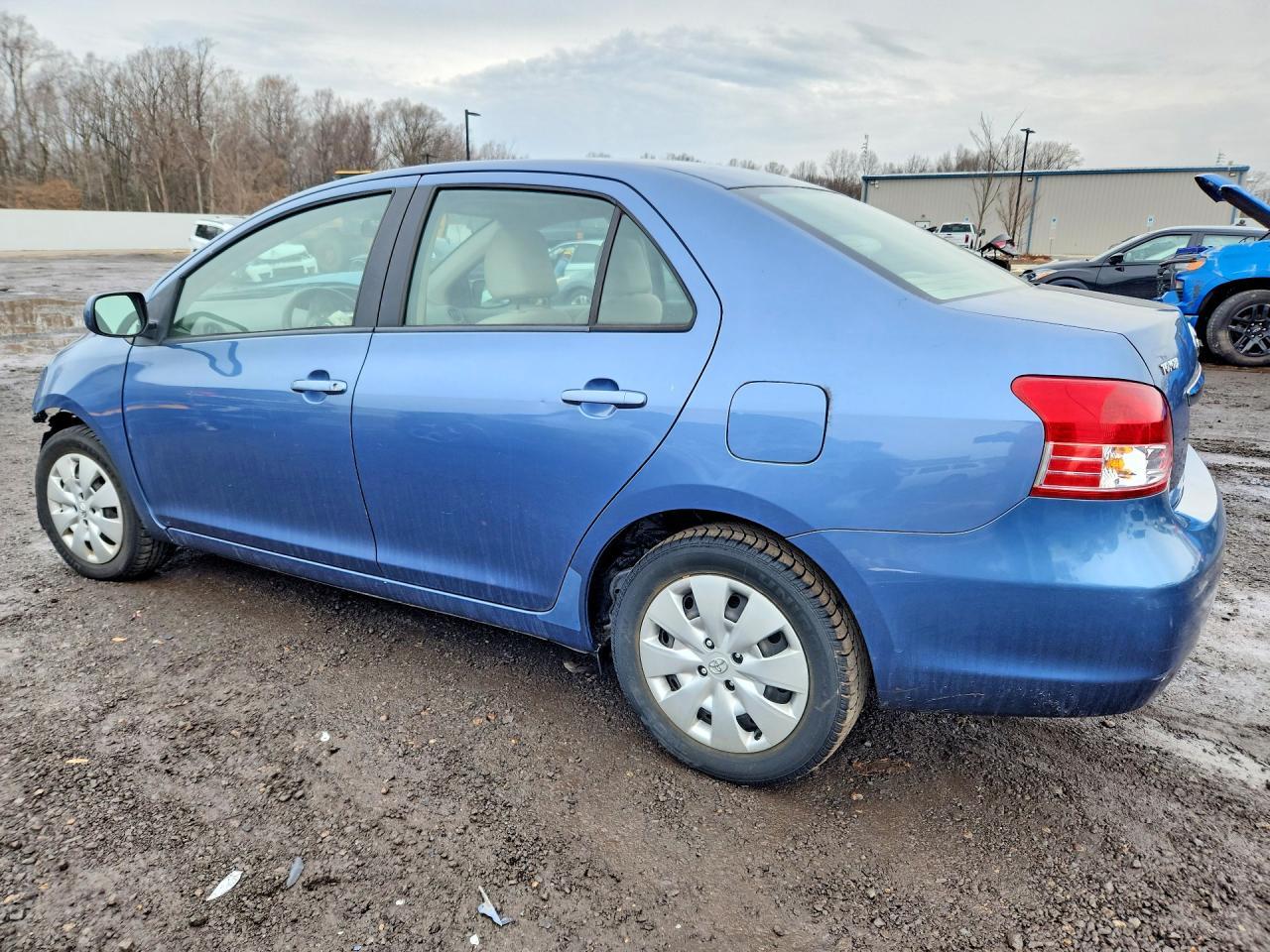 2009 Toyota Yaris - Фото 2