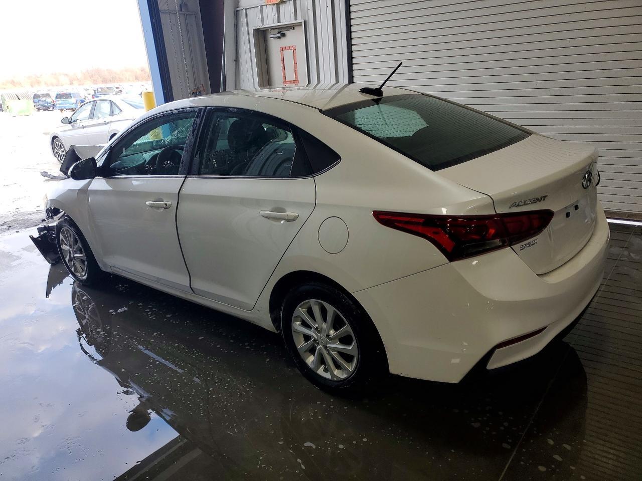 2022 Hyundai Accent Sel - Image 2