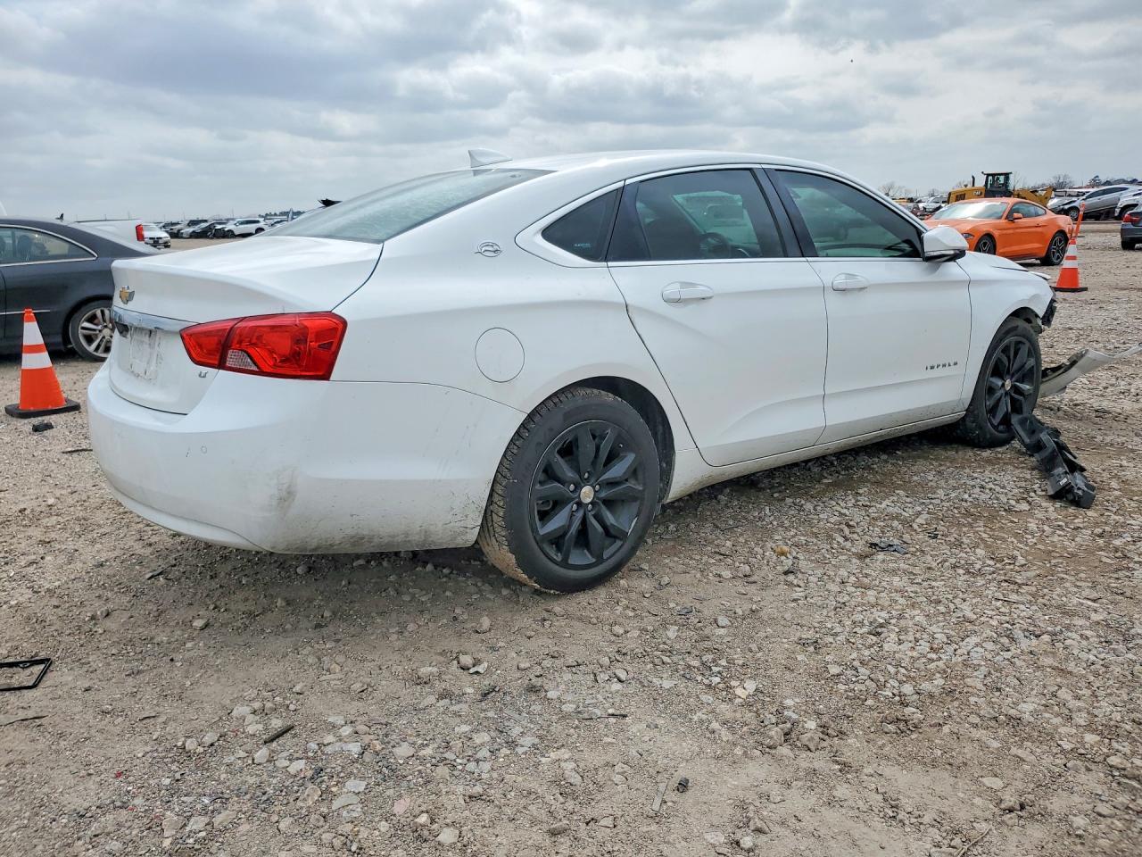 2017 Chevrolet Impala - Фото 3