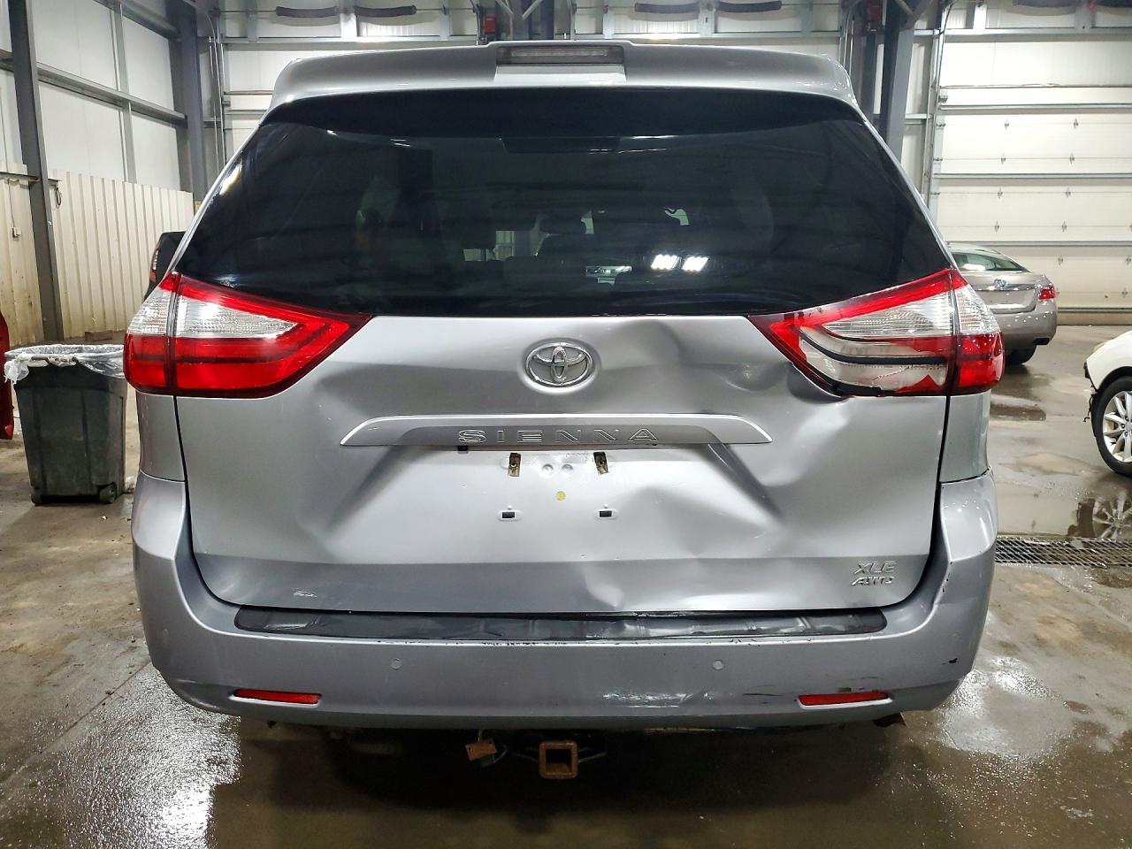 2018 Toyota Sienna Xle - Фото 6