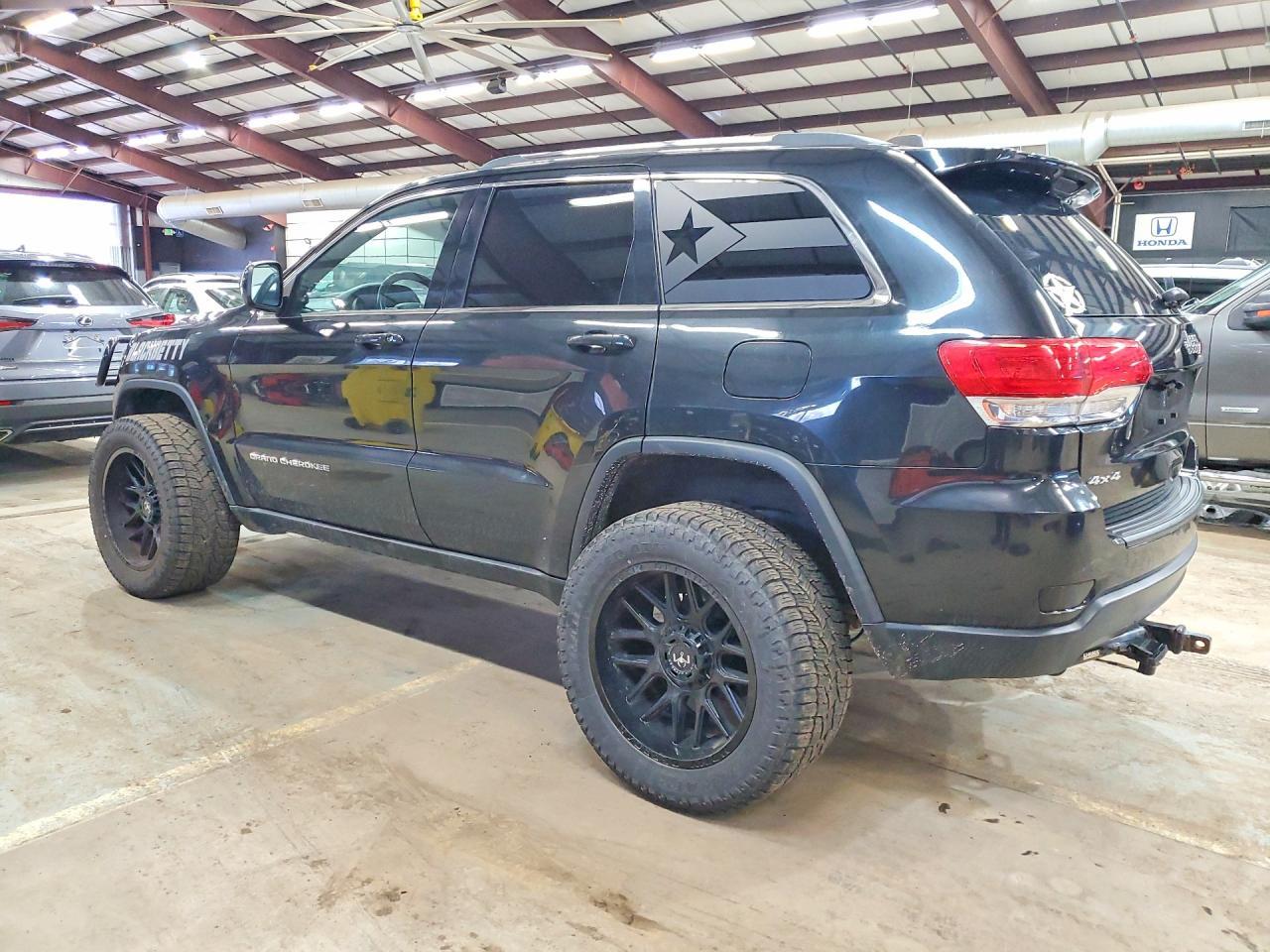 2014 Jeep Grand Cherokee Laredo - Image 2