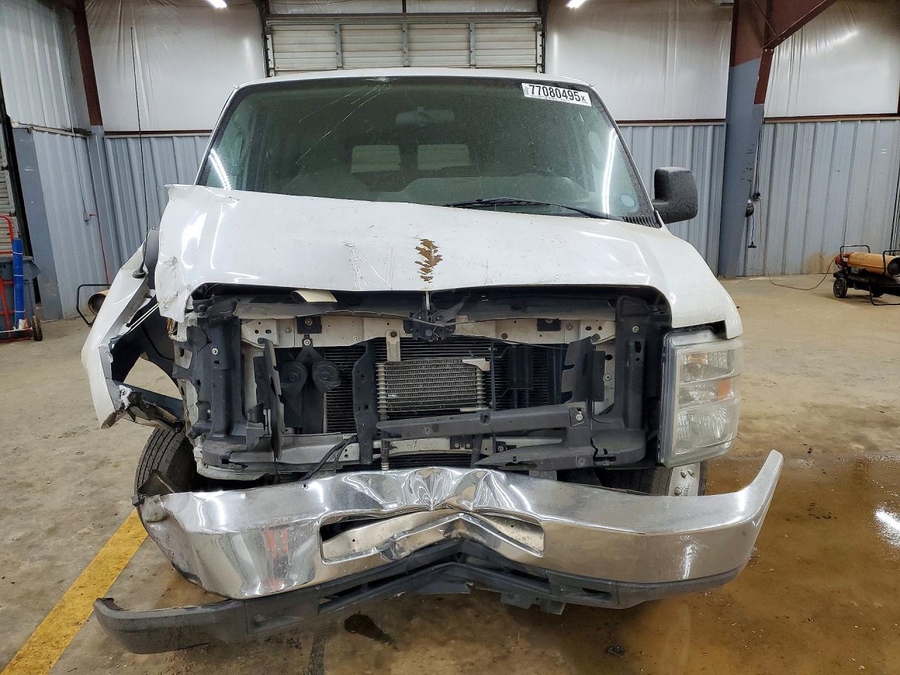 2012 Ford Econoline E350 Super Duty Wagon - Фото 5