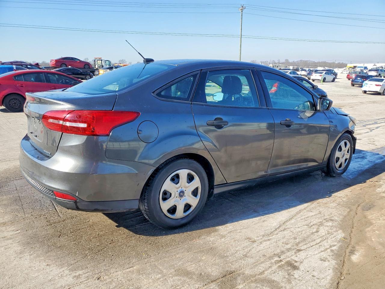 2016 Ford Focus S - Фото 3