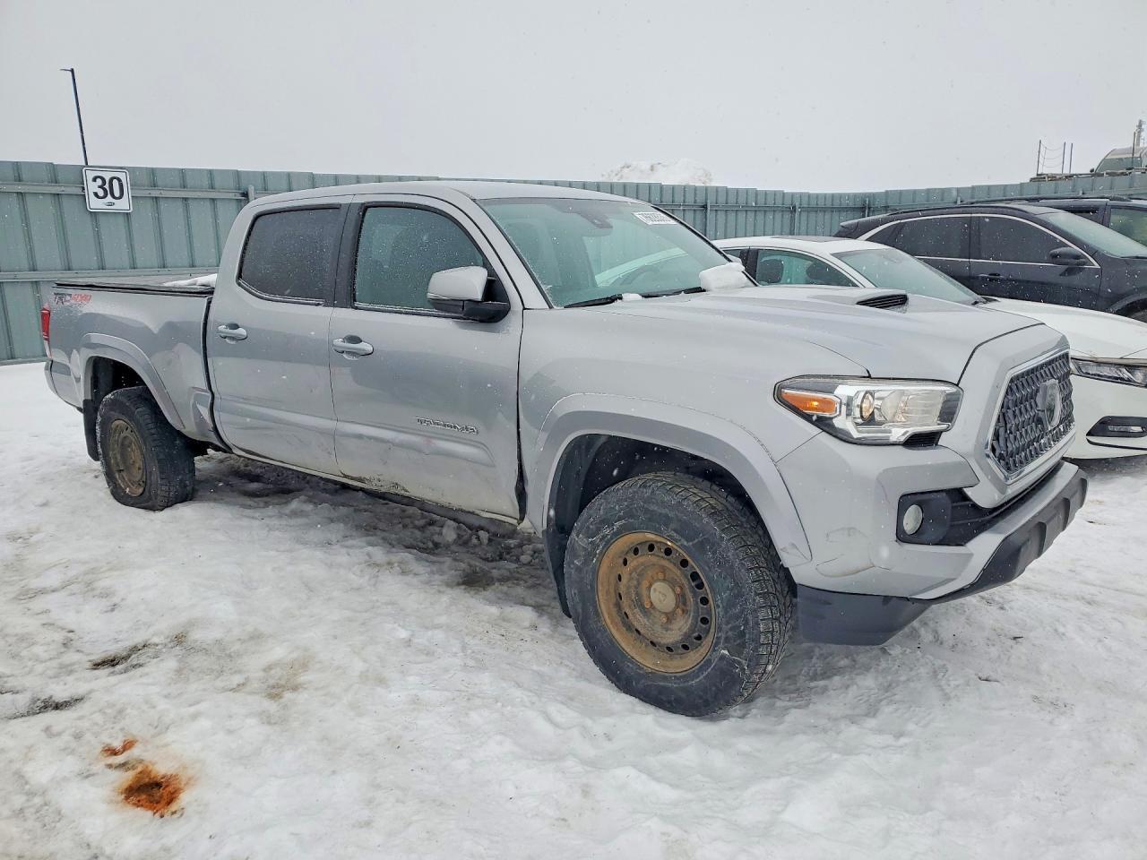 2018 Toyota Tacoma Double Cab - Image 4