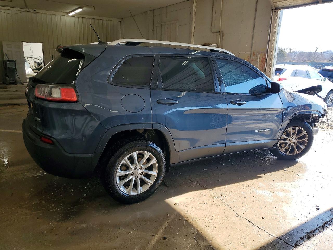 2020 Jeep Cherokee Latitude - Фото 3