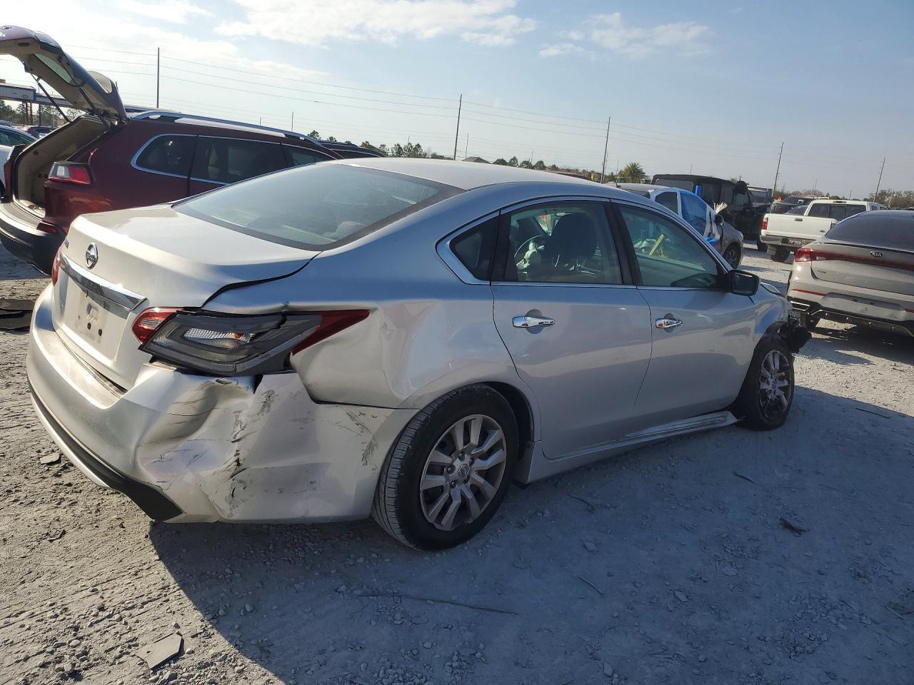 2018 Nissan Altima 2.5 S - Фото 3