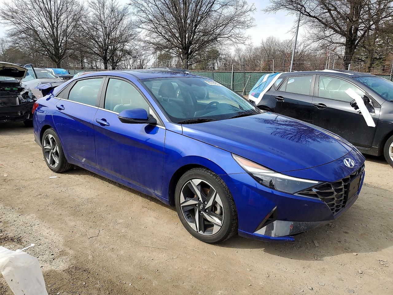 2023 Hyundai Elantra Limited - Image 4