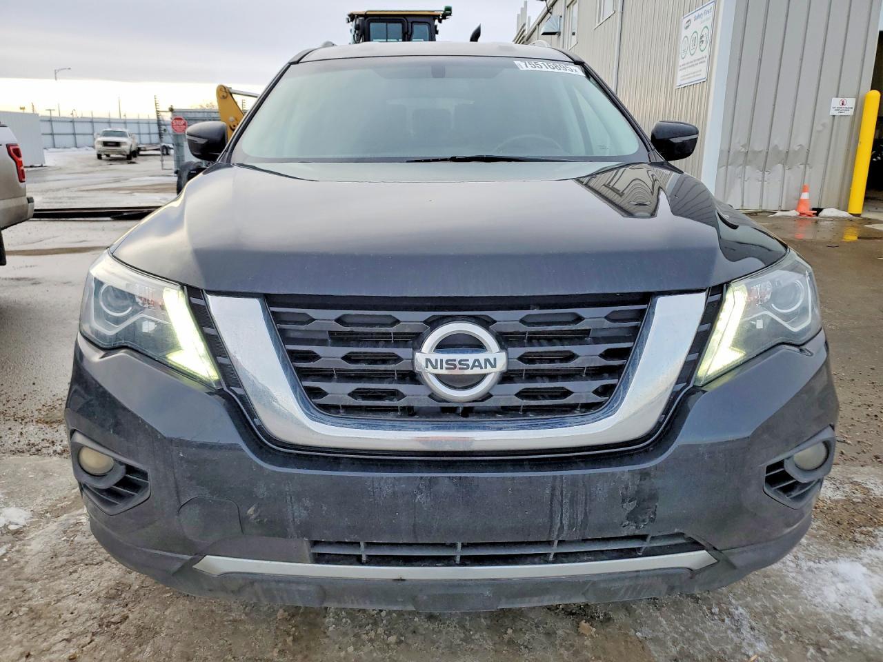 2018 Nissan Pathfinder S - Image 5