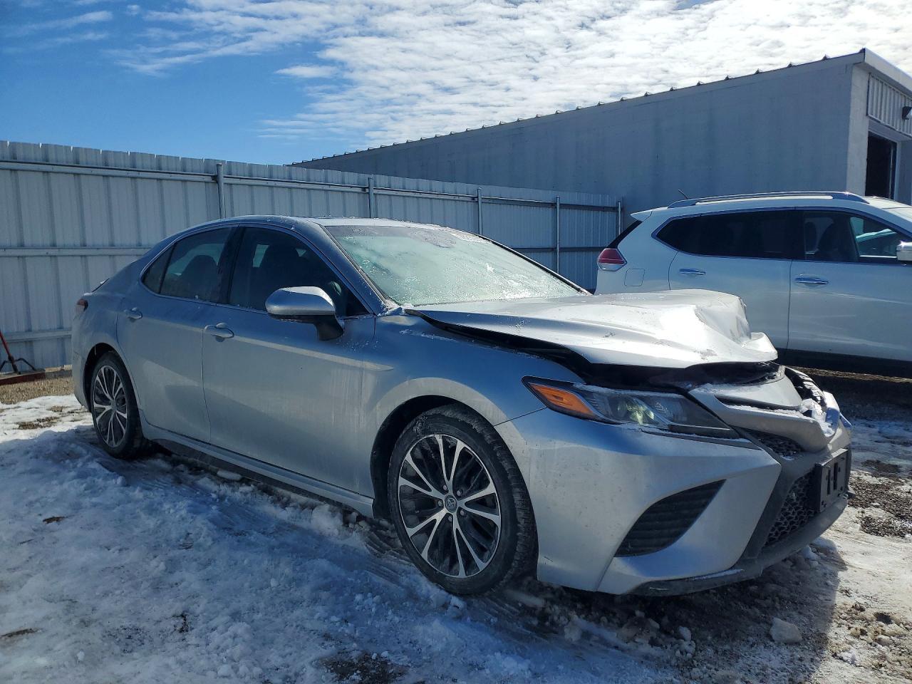 2018 Toyota Camry L - Фото 4
