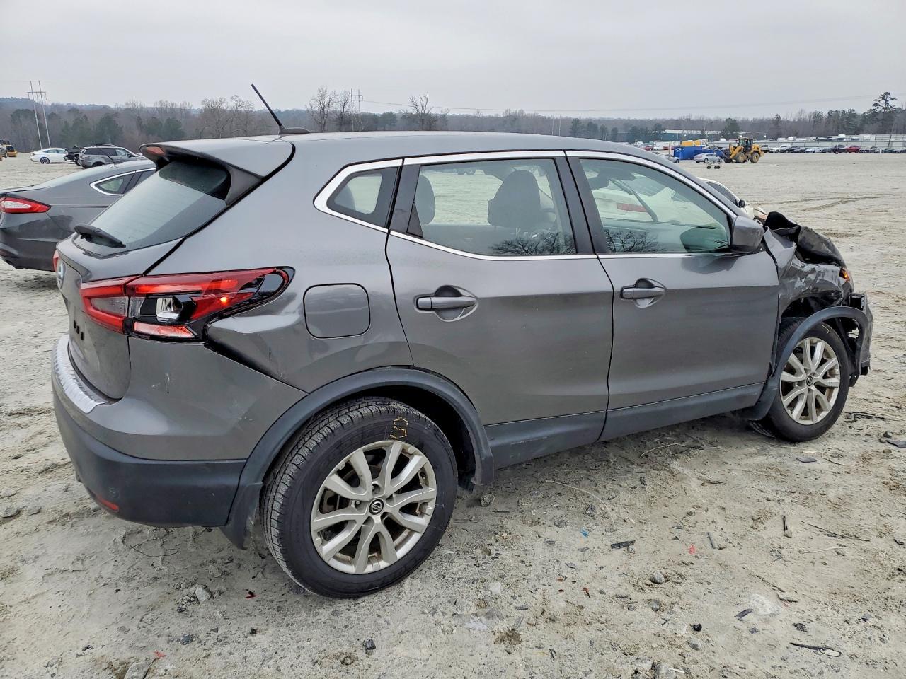 2020 Nissan Rogue Sport S - Фото 3