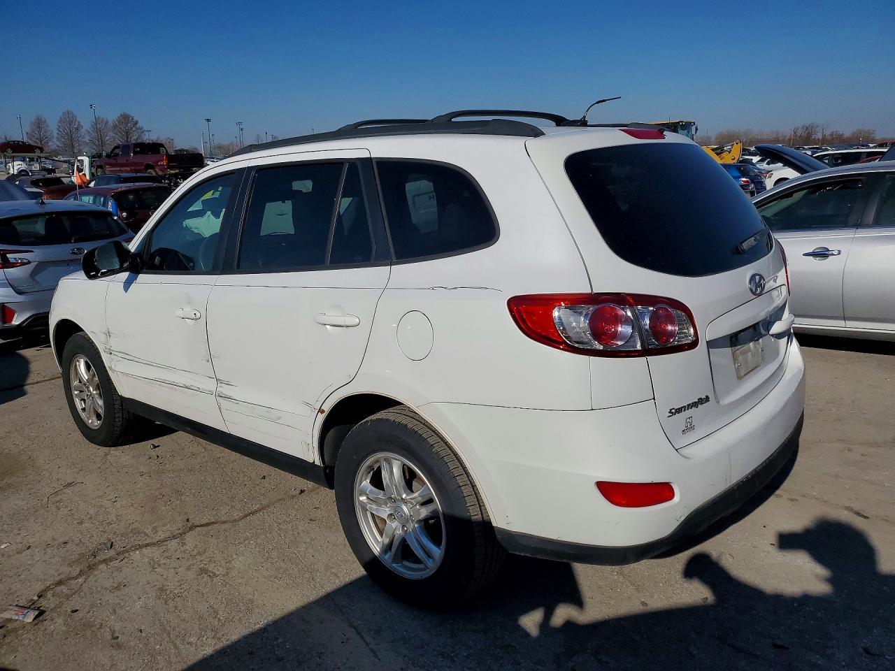 2012 Hyundai Santa Fe Gls - Image 2
