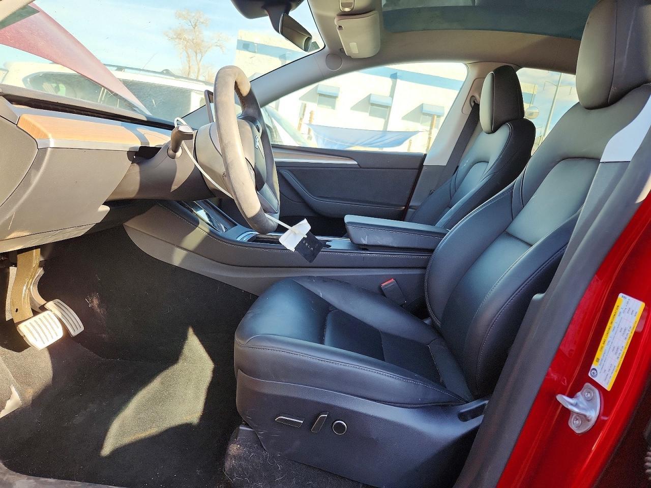 2025 Tesla Model Y - Image 7