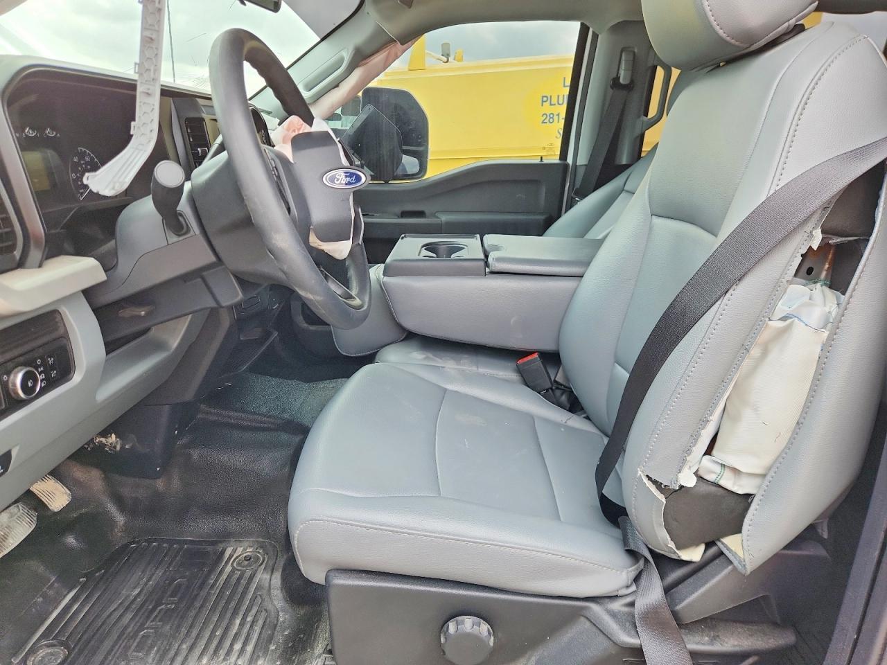 2025 Ford F250 Super Duty - Фото 7