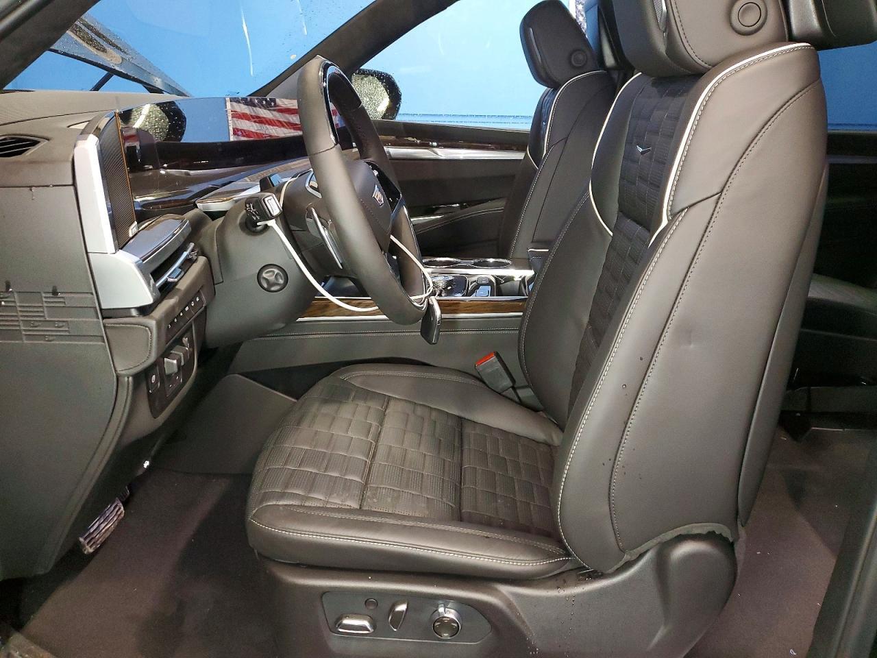 2026 Cadillac Escalade Esv Sport Platinum - Image 7
