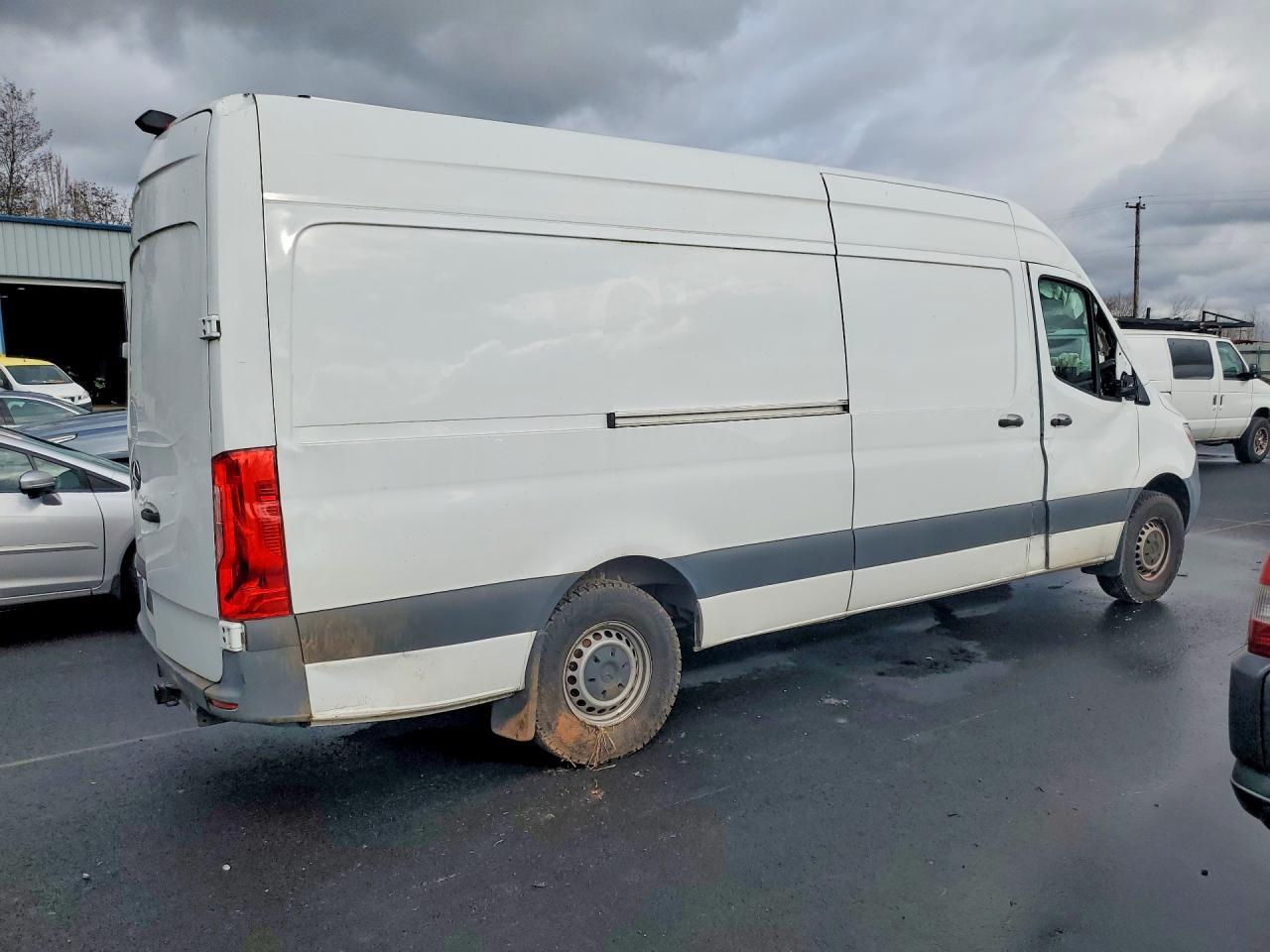 2021 Mercedes-Benz Sprinter 2500 - Фото 3