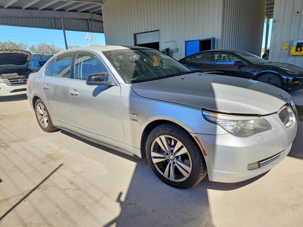 2010 BMW 528 Xi - Фото 4