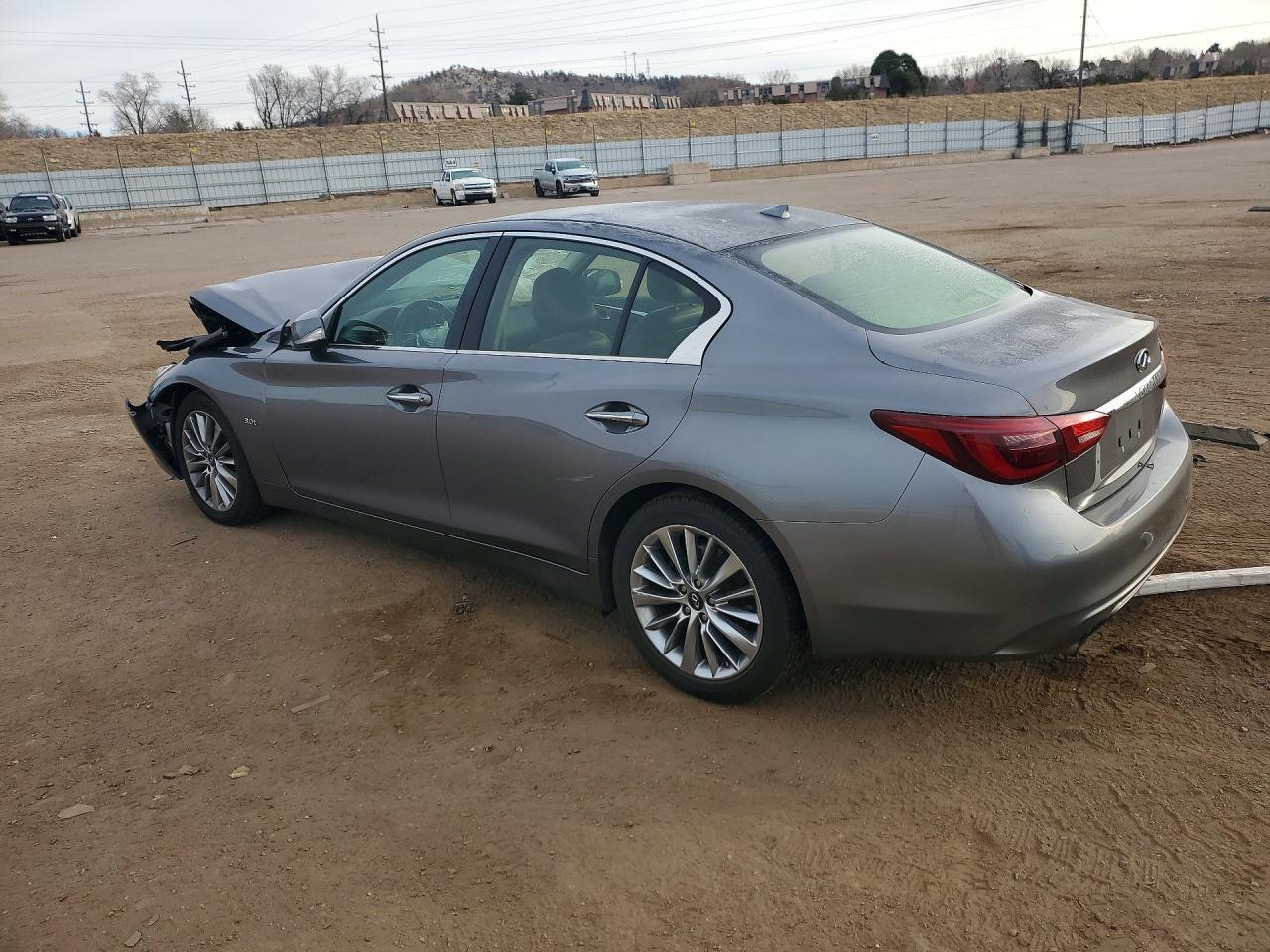 2018 Infiniti Q50 Luxe - Фото 2
