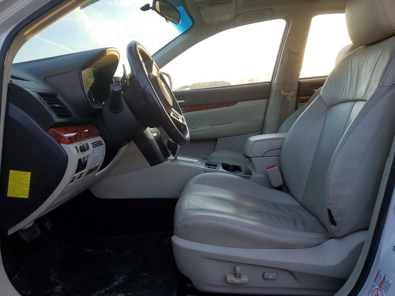 2010 Subaru Legacy 2.5I Limited - Image 7