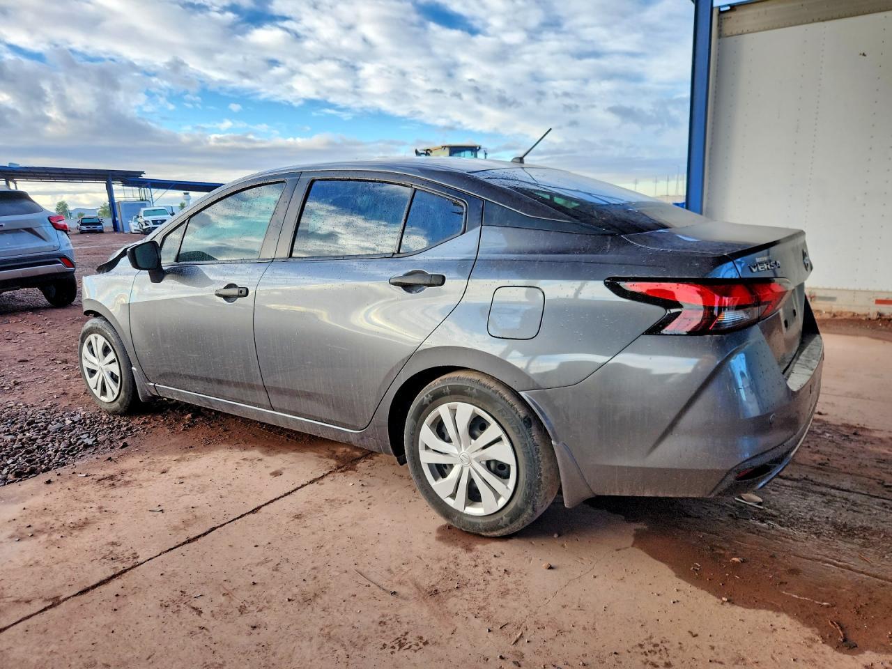 2020 Nissan Versa S - Фото 2