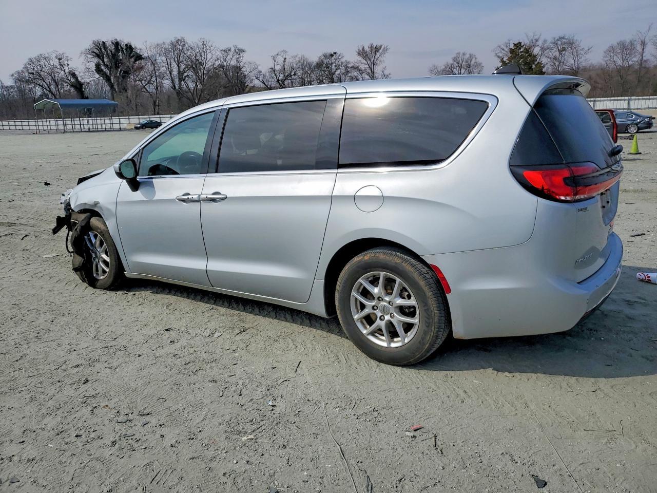 2023 Chrysler Pacifica Touring L - Фото 2
