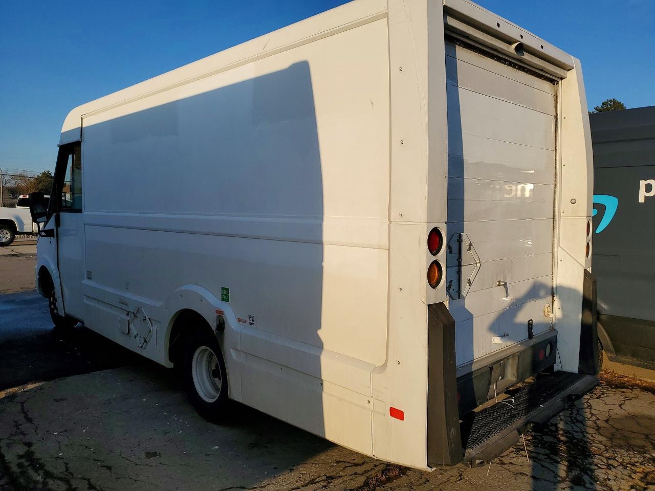 2012 Isuzu Npr-Hd - Step Van *** Clean Title * Prior Fleet *** - Фото 2