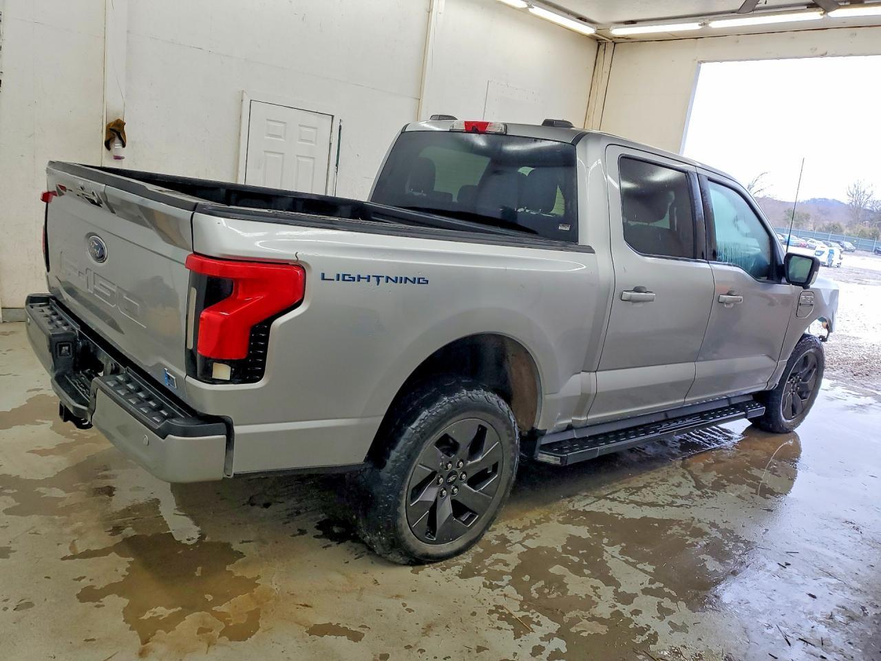 2023 Ford F150 Lightning Pro - Image 3