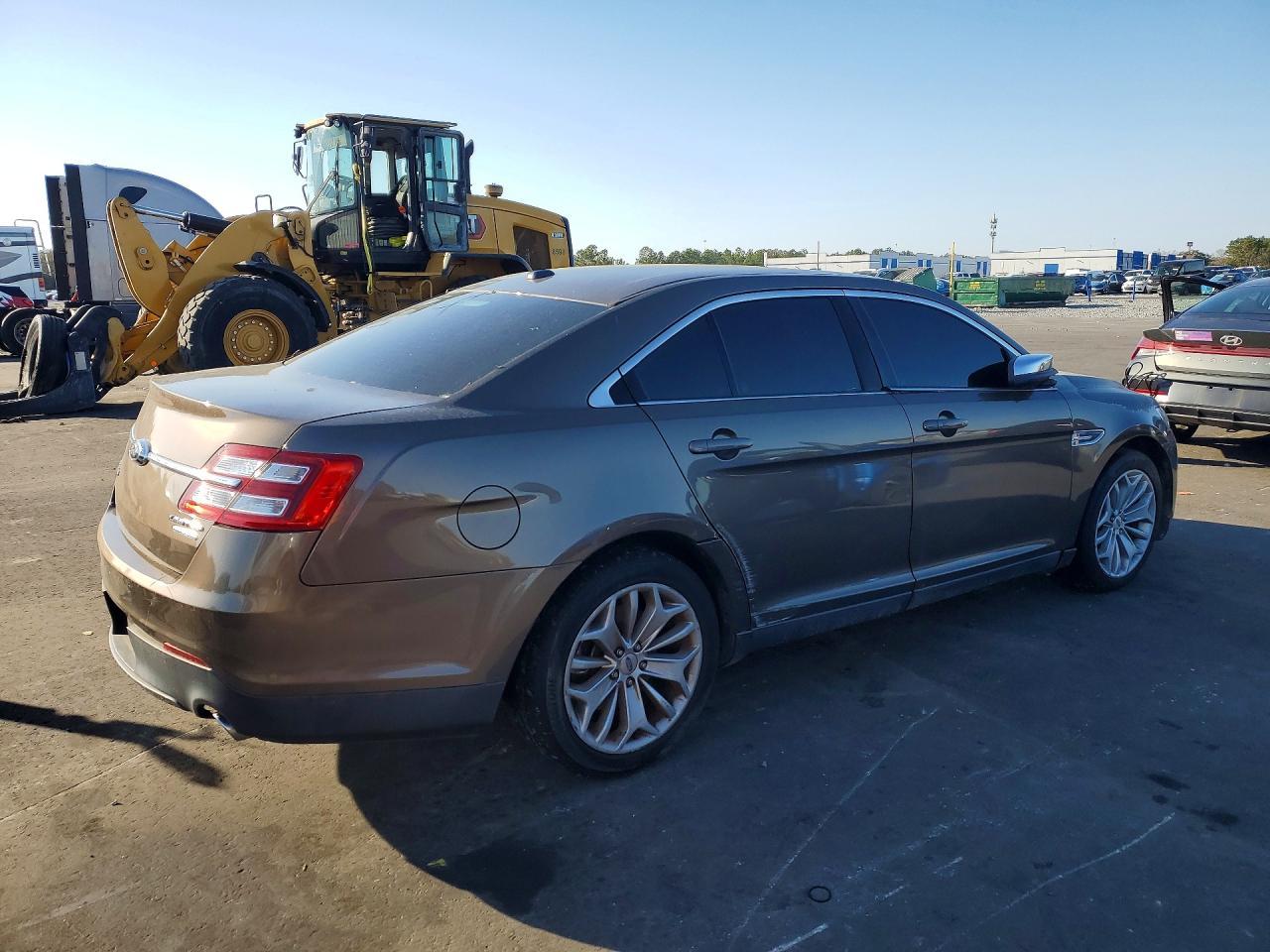 2015 Ford Taurus Limited - Фото 3