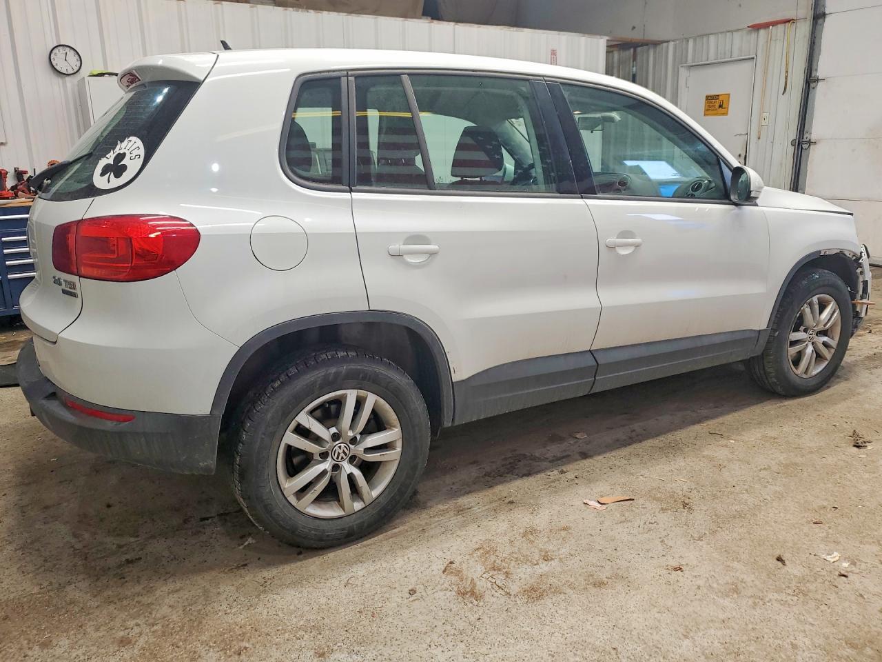 2014 Volkswagen Tiguan S - Image 3
