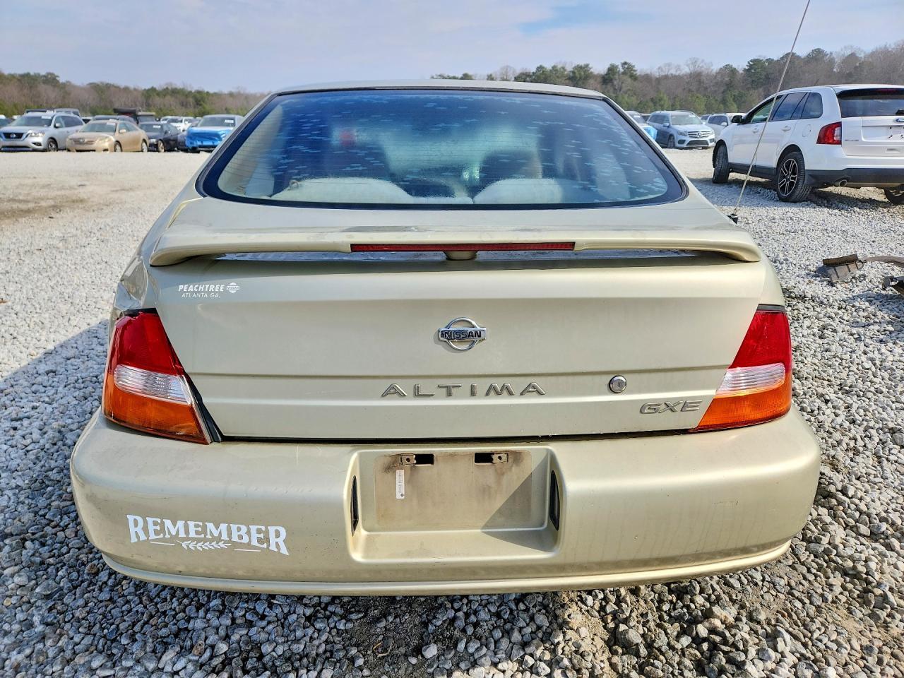 1999 Nissan Altima Xe - Фото 6