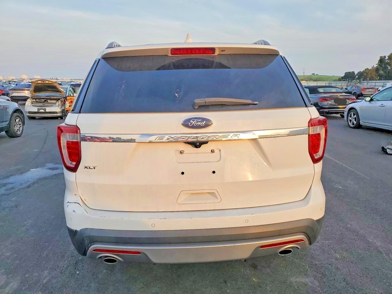 2017 Ford Explorer Xlt - Image 6