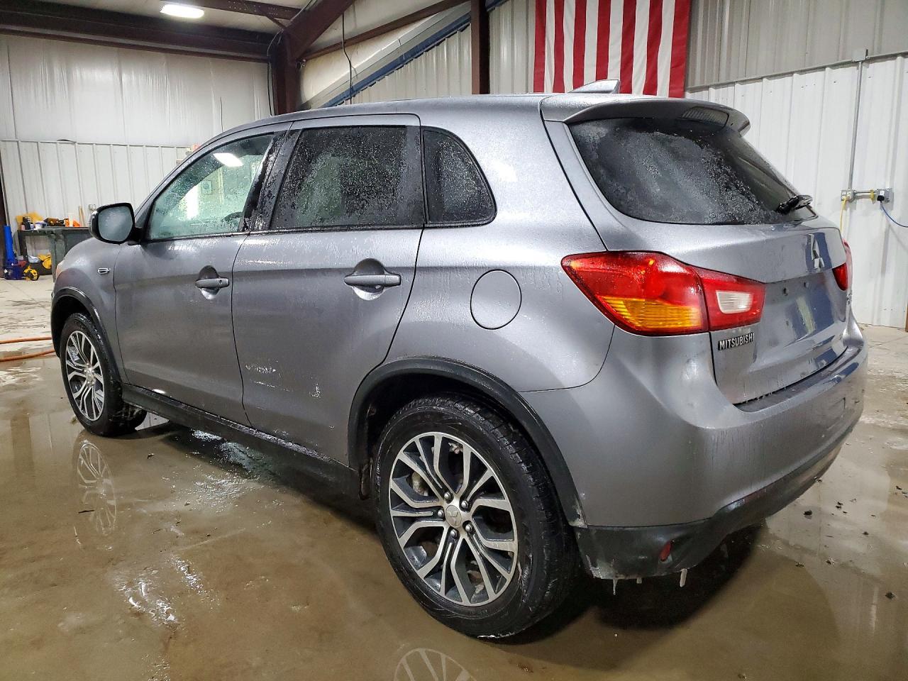 2017 Mitsubishi Outlander Sport Es - Image 2