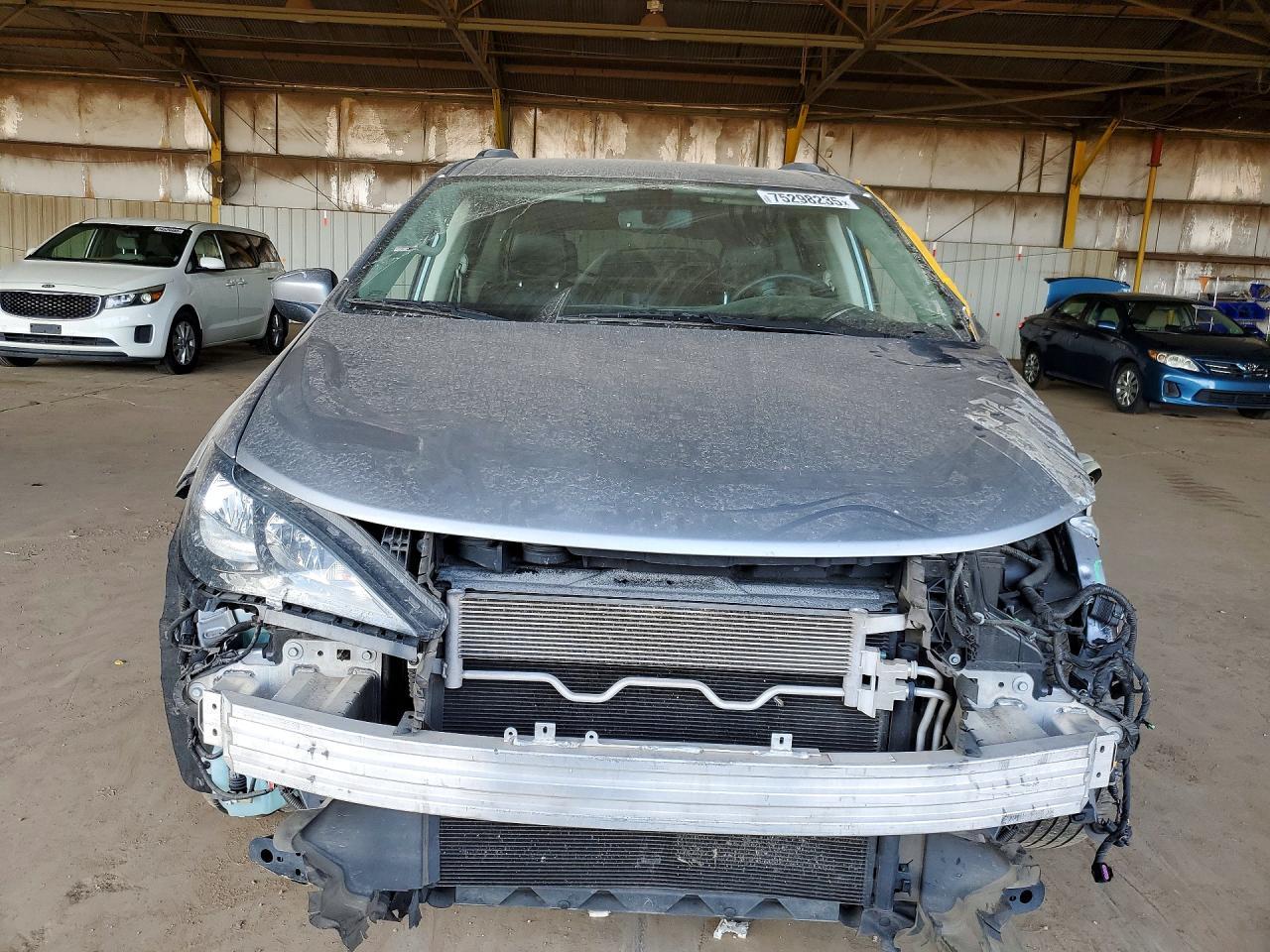 2020 Chrysler Voyager Lxi - Фото 5