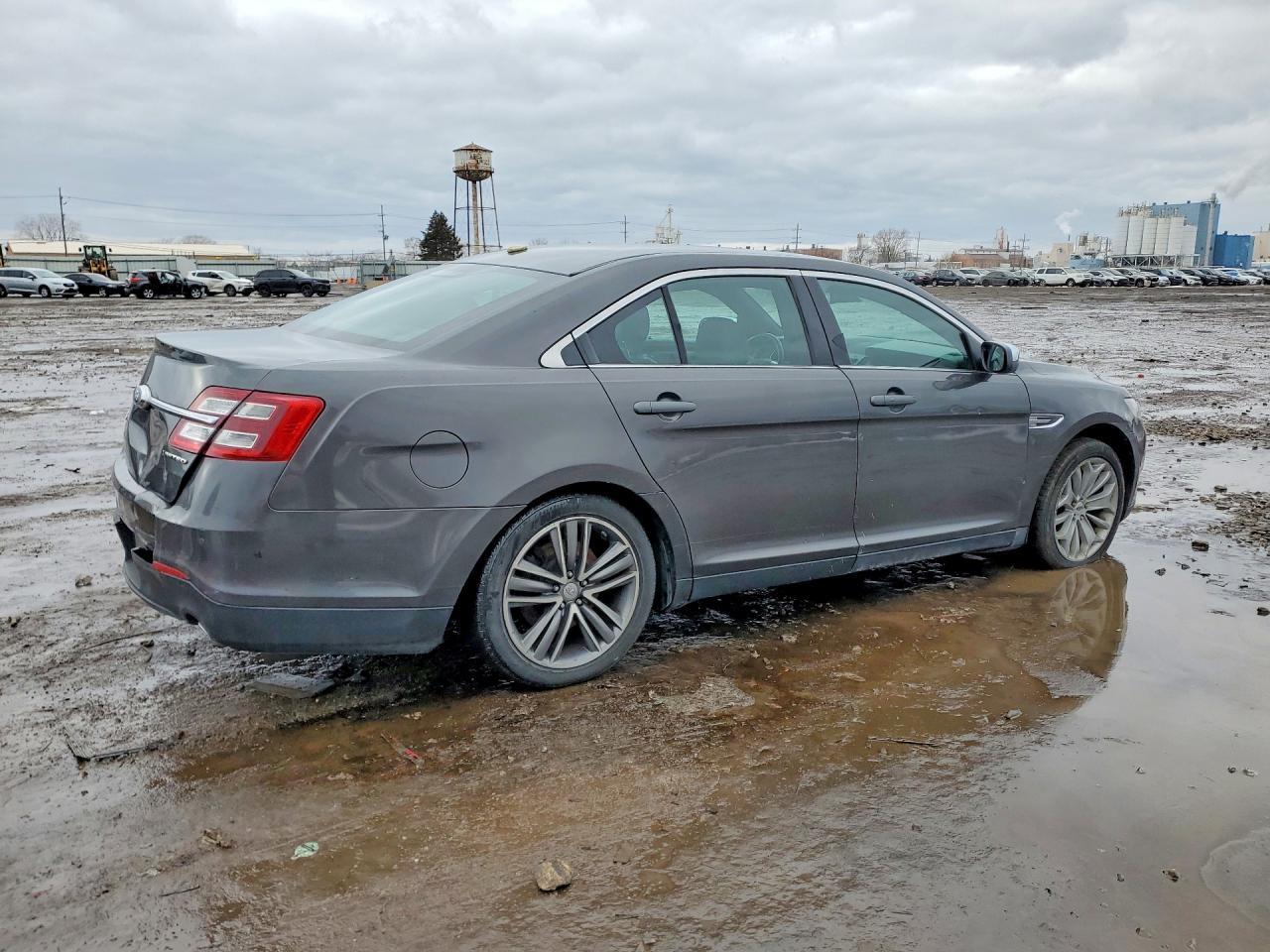 2019 Ford Taurus Limited - Фото 3