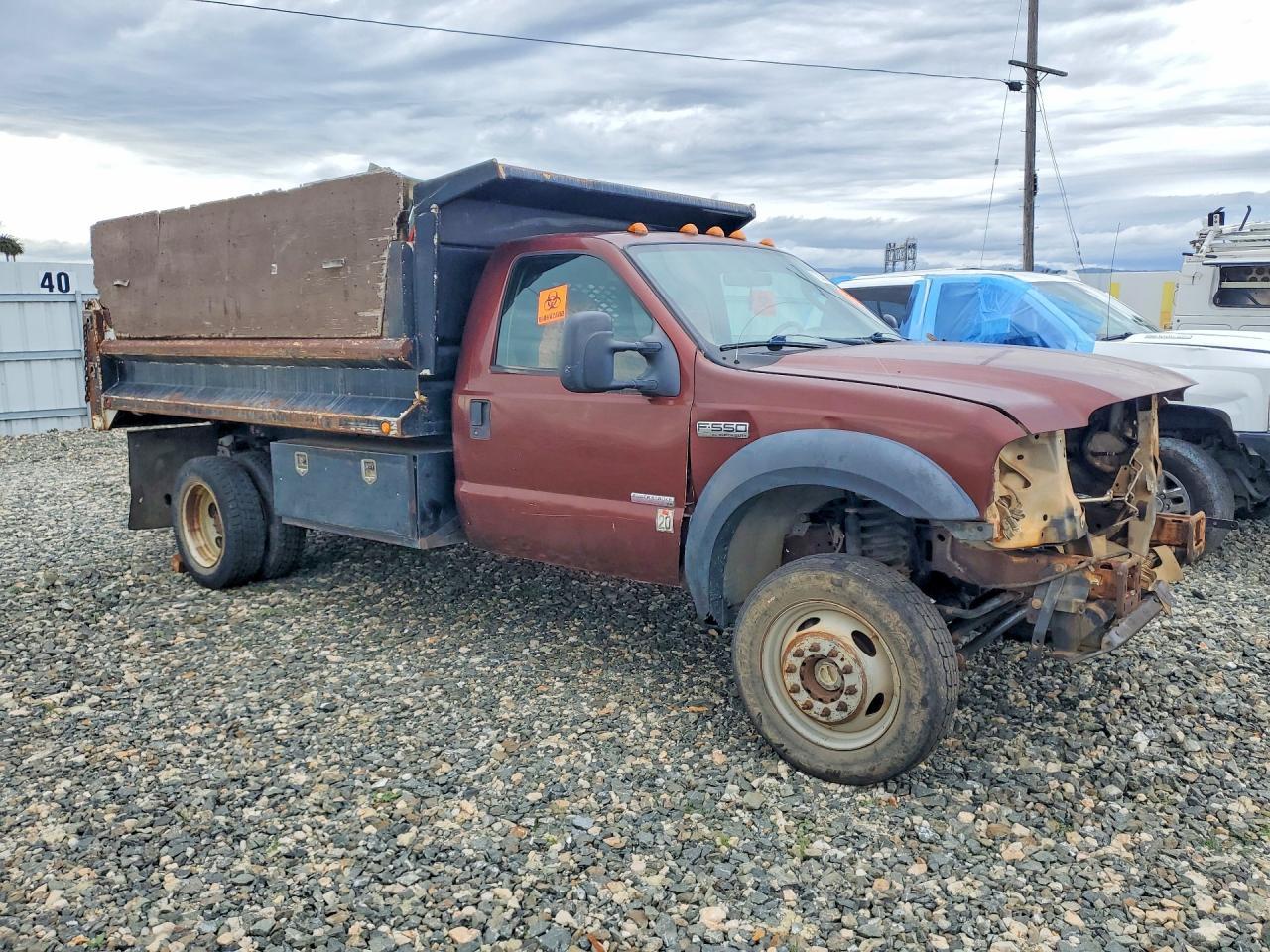 2007 Ford F550 Super Duty Dump Truck - Image 4