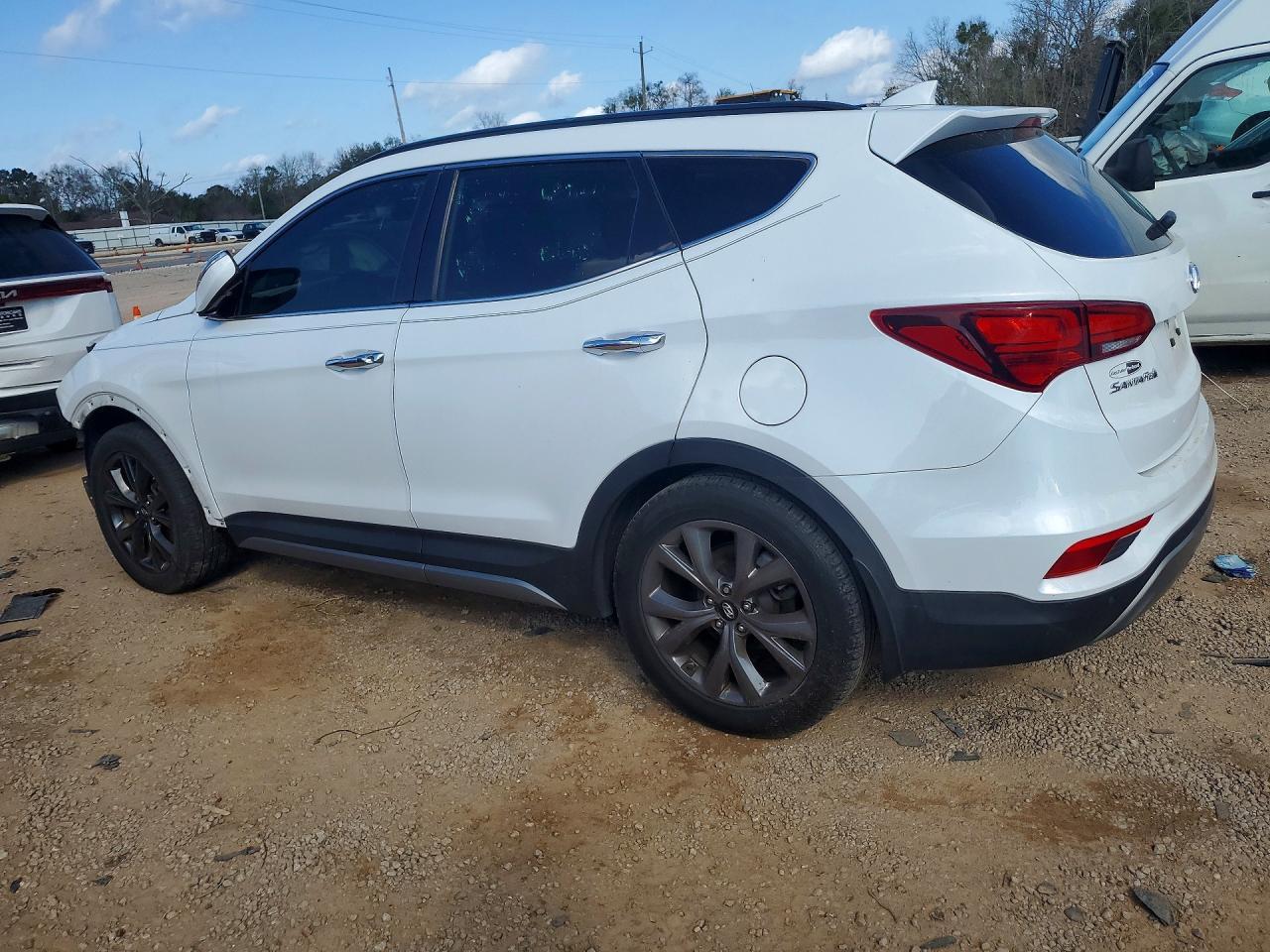 2018 Hyundai Santa Fe Sport - Image 2