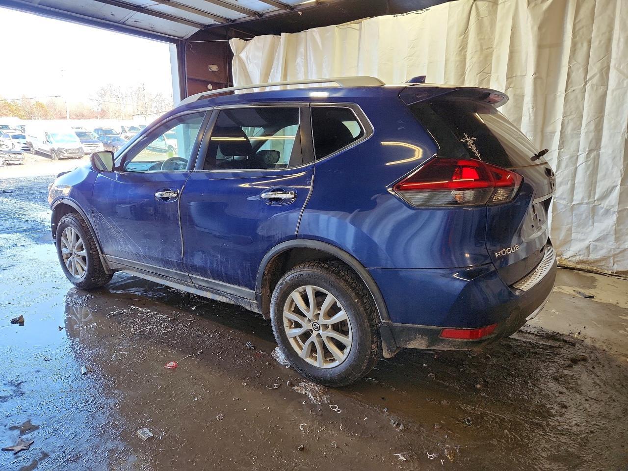 2018 Nissan Rogue Sv - Image 2