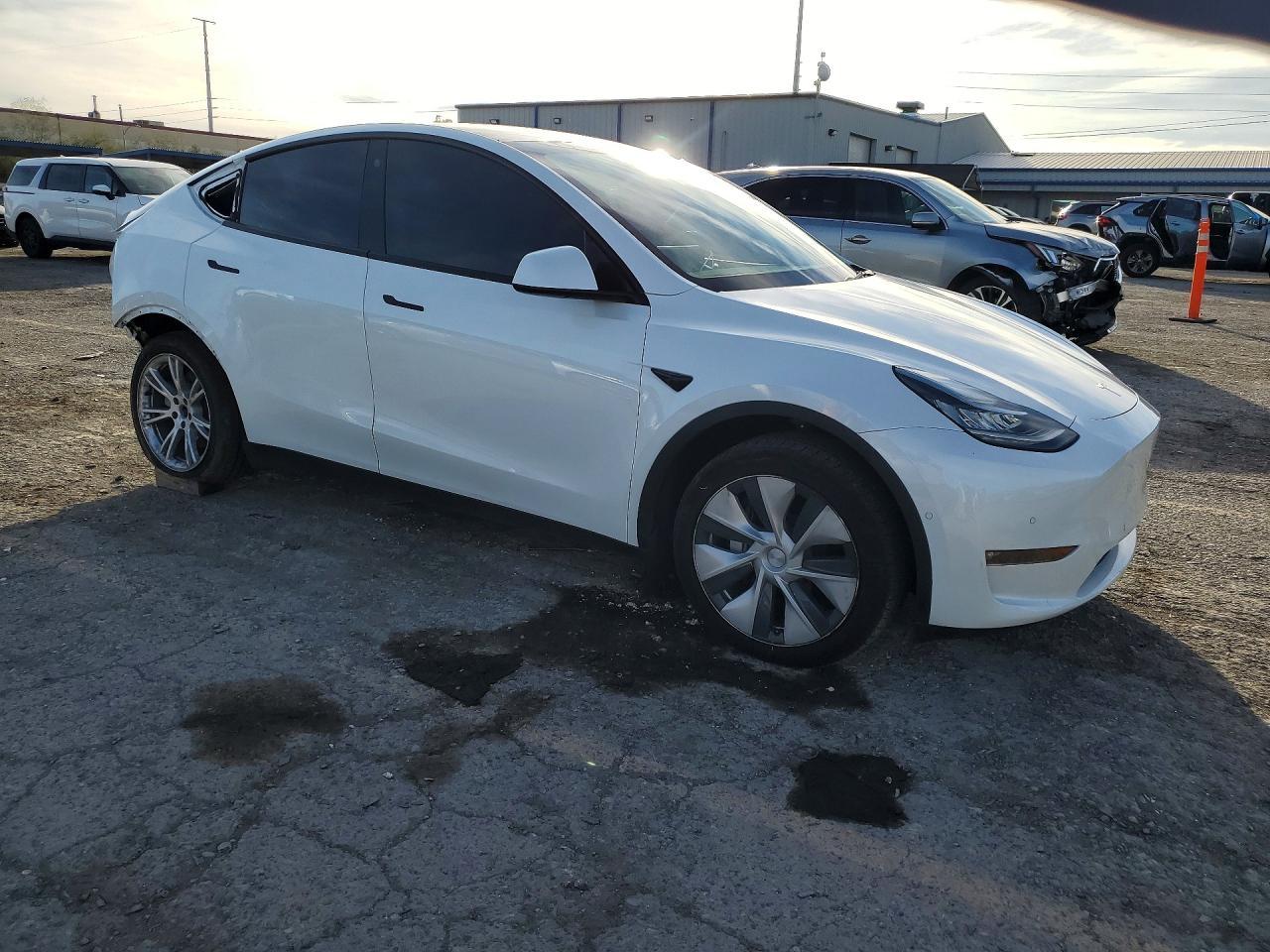 2022 Tesla Model Y - Фото 4