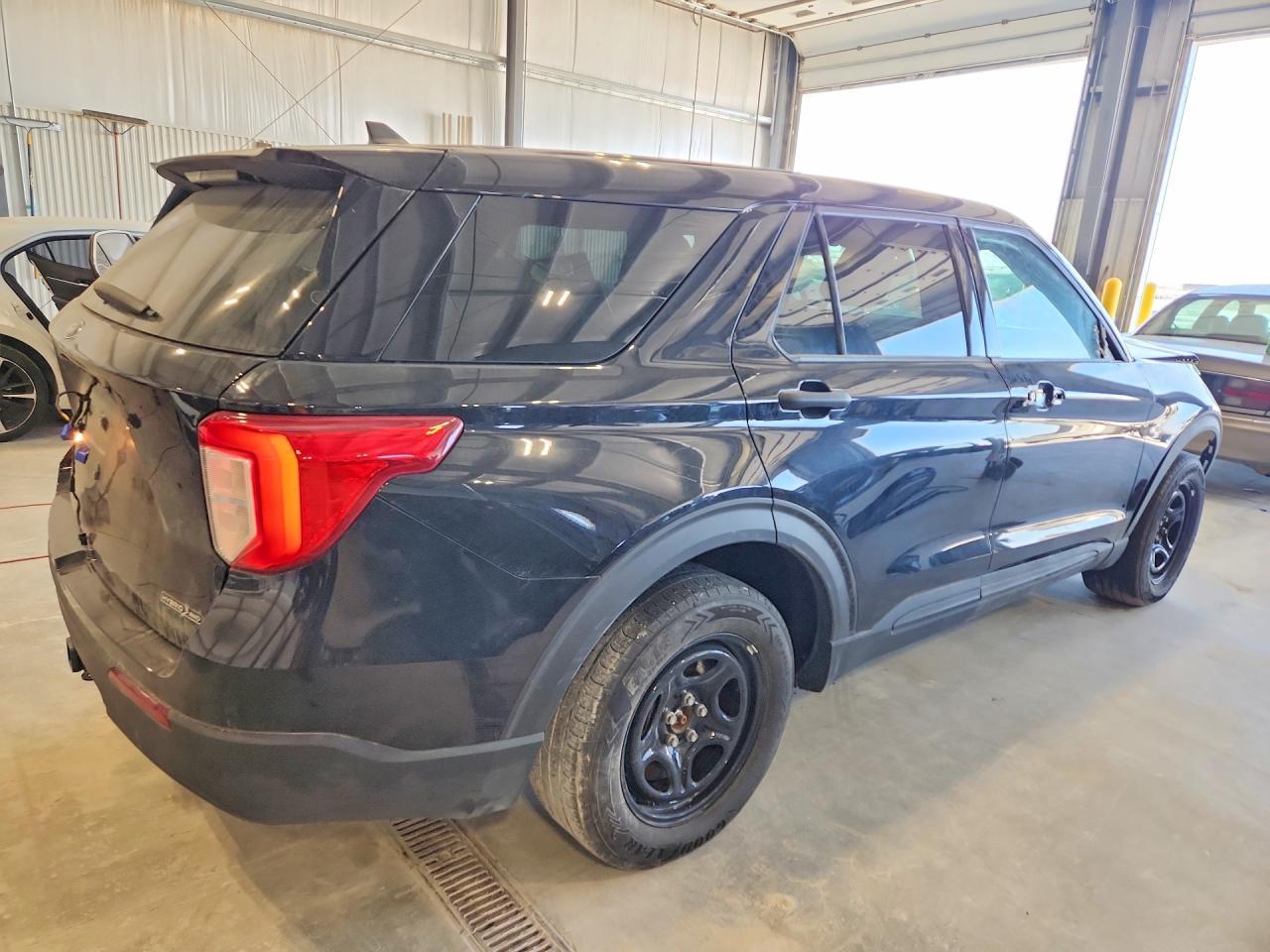 2023 Ford Explorer Police Interceptor - Image 3