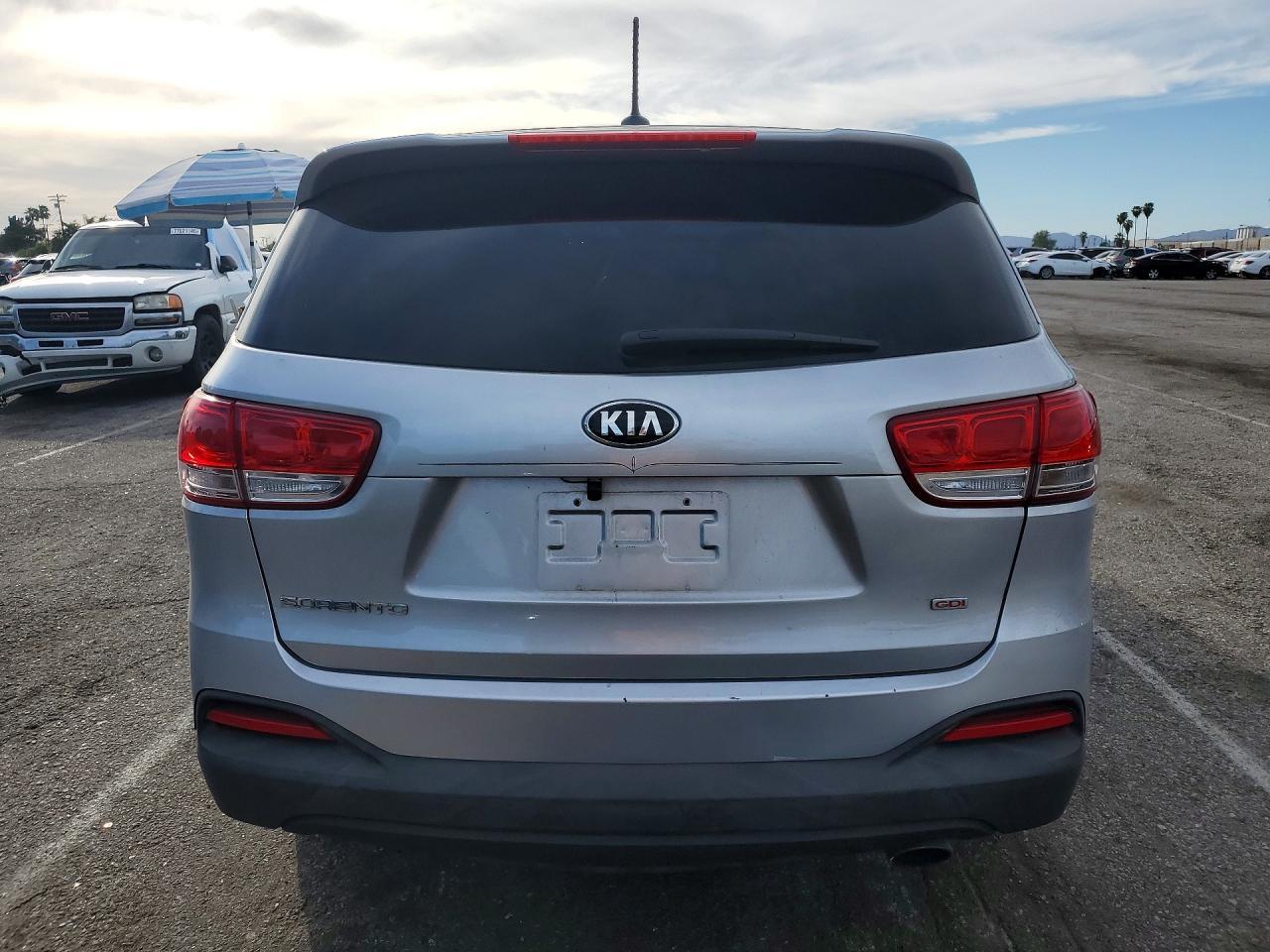 2016 Kia Sorento Lx - Фото 6