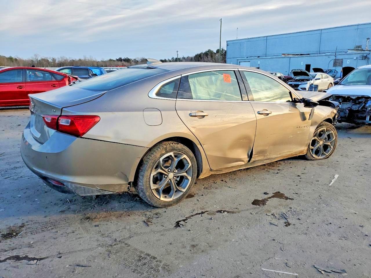 2023 Chevrolet Malibu Lt - Фото 3