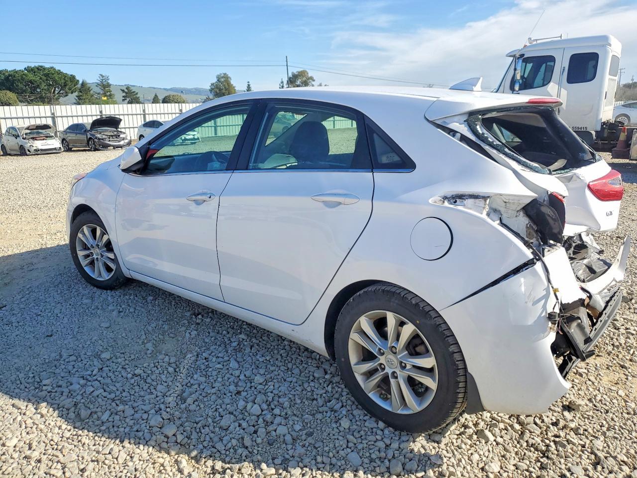 2013 Hyundai Elantra Gt - Image 2