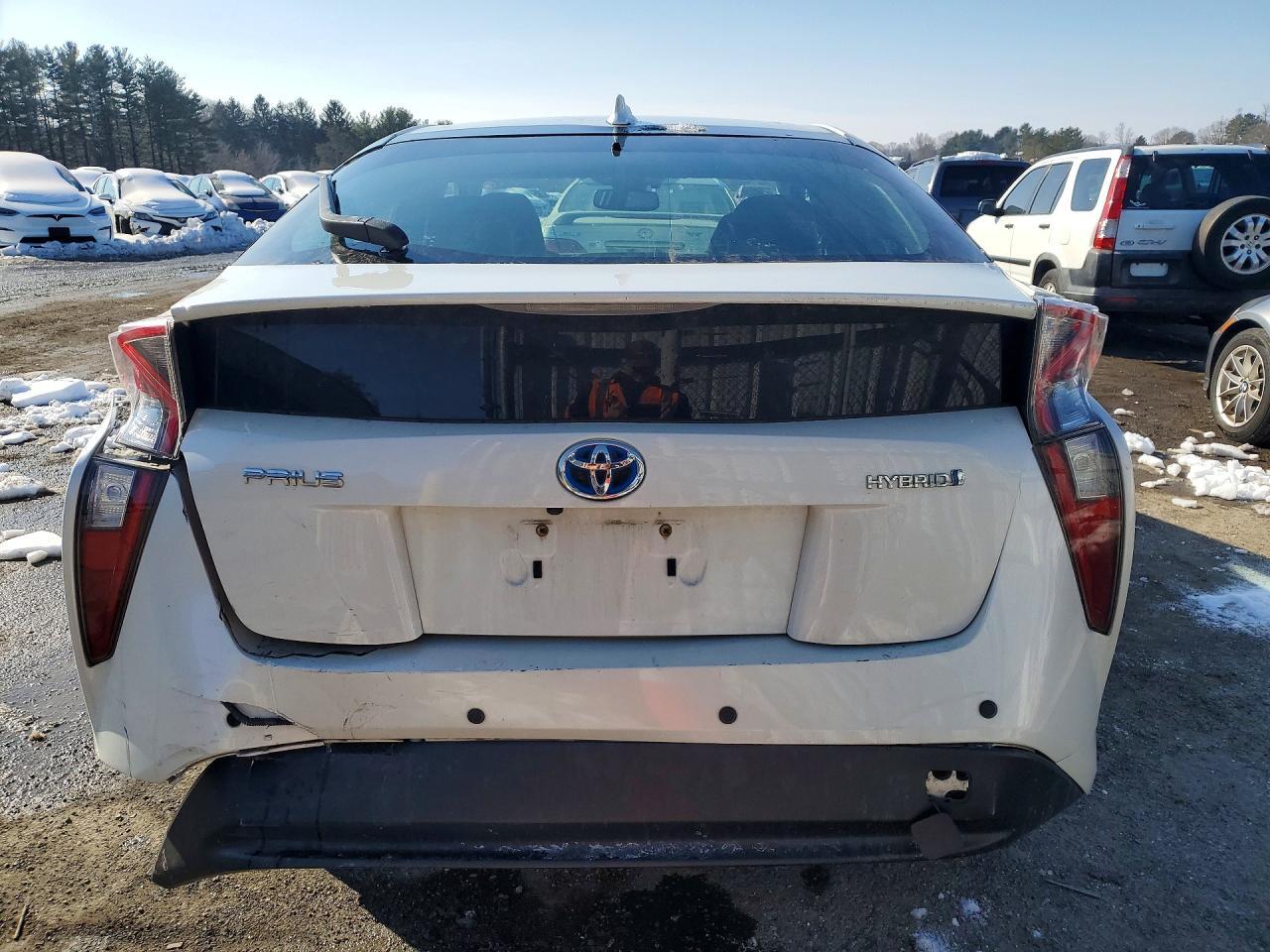 2016 Toyota Prius - Image 6